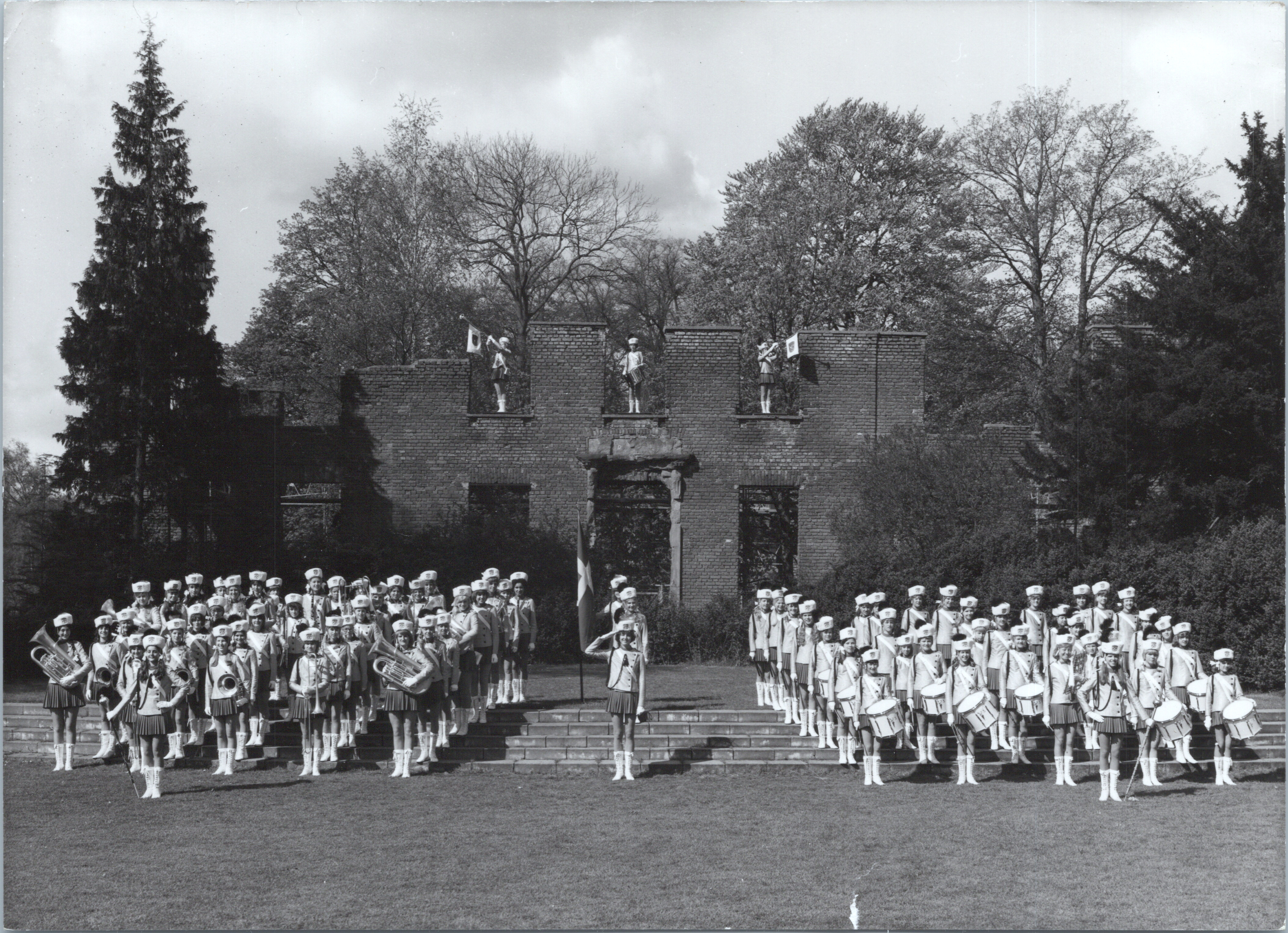 Grundlovsdag i Aldershvile Slotsruin